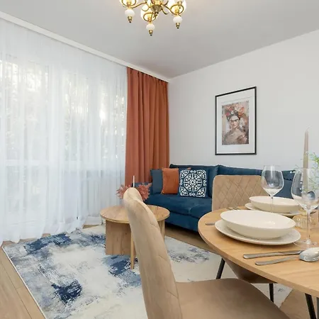 Apartment Zurawia By Renters